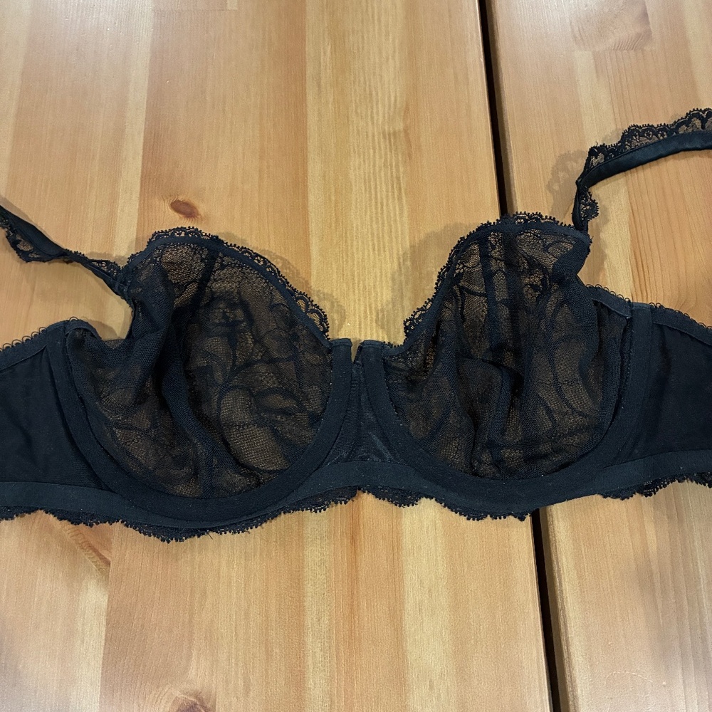 Victoria Secret 🖤 Black 🖤 Lace wired bra